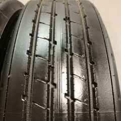 札幌発引取可能【新車外し】BS BRIDGESTONE R173 245/80R17.5 133/131J 17.5インチ トラックタイヤ 夏タイヤ 2本 24年製 増トン　(KTT560)クレジットカード QRコード決済可能の画像