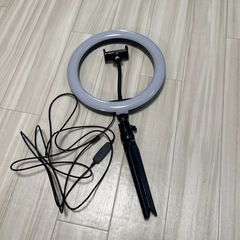 スマホスタンド　ライト