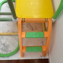 子供用ジャングルジムの画像