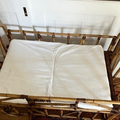 籐のアンティークベビーベット/折り畳み可能/希少デザイン/古道具/古家具/蚤の市/ビンテージ/ゆりかご/ランタンの画像