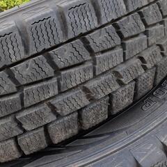 アルミホイールタイヤ付きの画像