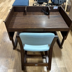 カリモク　Karimoku  学習机　椅子付き　調節可能　家具