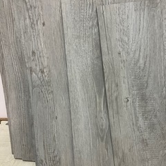 至急処分‼️タイルカーペットの画像