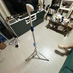 プロジェクタースクリーンスタンド