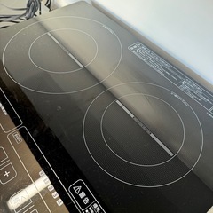 【超美品‼️】アイリスオーヤマ 2口IHクッキングヒーター 台座付き 電磁調理器 自動off機能 ブラック♪の画像