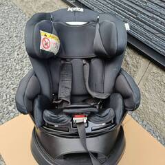 【中古品・引取限定】Aprica アップリカ チャイルドシート ISOFIX ディアターン 可能な限りクリーニング済み 新生児/乳児/幼児 2019年8月購入品の画像