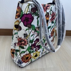 新品未使用アバンセバッグの画像