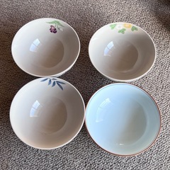 可愛いお茶碗4点セットの画像