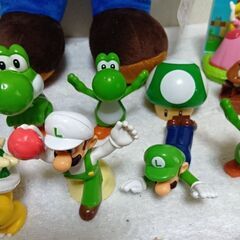 スーパーマリオ　マリオ特大ぬいぐるみ＆ミニフィギュア、おもちゃ12点セットの画像