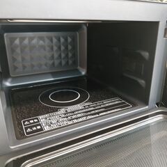 値下げました！3か月間保証☆配達有り！8800円(税込み）ヤマゼン オーブンレンジ 庫内フラット 2020年製 ブラックの画像