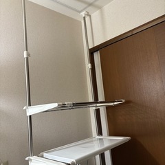 洗濯機上のラック　突っ張り棒