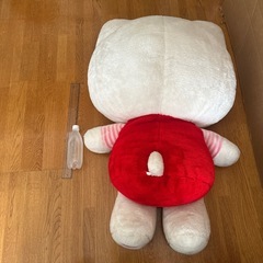 キティ特大ぬいぐるみの画像