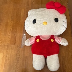 キティ特大ぬいぐるみの画像