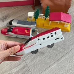 プラレールたくさん、電車、踏切、橋など色々の画像