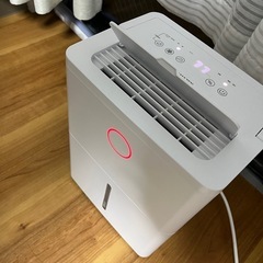 【ほぼ新品】除湿機 衣類乾燥 除湿器 コンプレッサー式 小型 強力除湿 除湿量 3.8L 切タイマー (山善) ホワイト YDC-J03(W) の画像