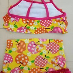 美品☆水着セパレート/りんご柄/130cmの画像