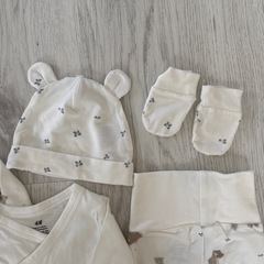 H&M エイチアンドエム　ベビー5点セットの画像