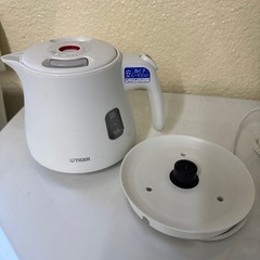 電気ポットの画像