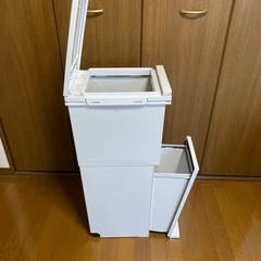 ゴミ箱　①の画像