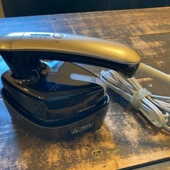 スチームアイロン　アイロン