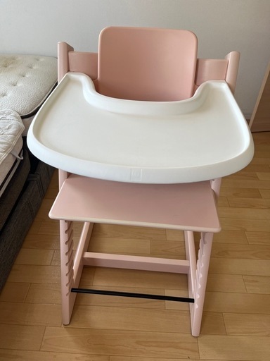 ハイチェア　ストっケトリップトラップ　ピンク　美品
