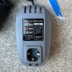 カインズ 充電式電動ノコギリ 14.4V バッテリー ・充電付きの画像