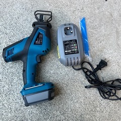カインズ 充電式電動ノコギリ 14.4V バッテリー ・充電付き