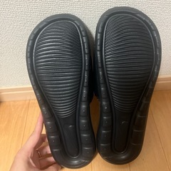 新品未使用✨NIKE ベナッシ 27㎝の画像