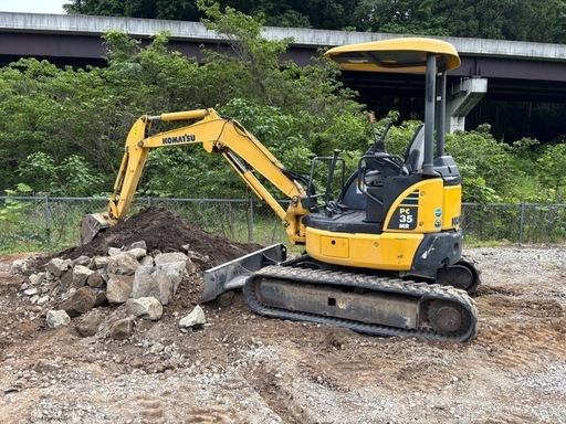 ユンボ・バックホー　コマツPC35MR-3