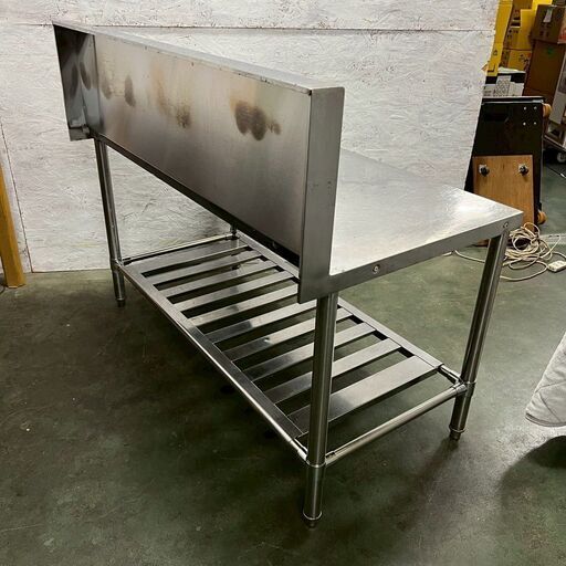 56012 ステンレスバックガード付き厨房作業台 56012 ステンレスバックガード付き厨房作業台