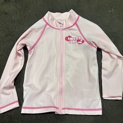 ラッシュガード　100センチ　ピンクの画像