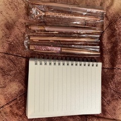 【新品未使用】文房具　ボールペン5本とメモ帳セットの画像
