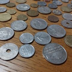 【値下げ】海外硬貨・各国コイン・フランやリラ、タイバーツも含むの画像