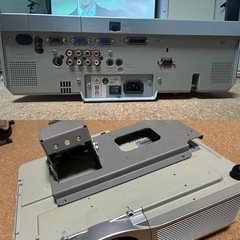 近日処分予定　HITACHI 液晶プロジェクター　CP-X605   天吊り金具付きの画像