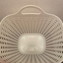 洗濯物カゴの画像