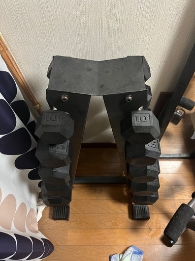 ダンベルセットとラック 10ポンド（約4.5kg）-30ポンド（約13.6