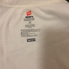 値下げしました。supreme✖️Hanes Beefy ホワイトの画像