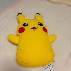 ピカチュウ　ぬいぐるみ