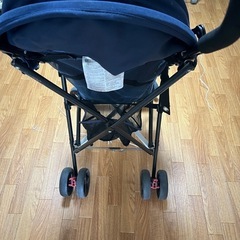 バギータイプのベビーカーの画像