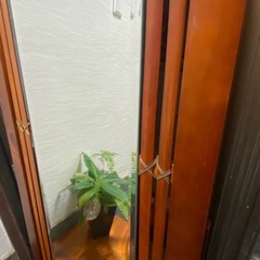 アンテイックスタンドミラー　の画像