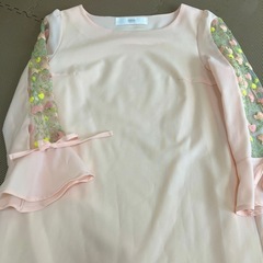 トッコクローゼット　シースルー袖ワンピース　花柄刺繍　フラワー　フレア袖　リボンの画像