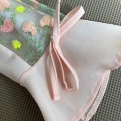 トッコクローゼット　シースルー袖ワンピース　花柄刺繍　フラワー　フレア袖　リボンの画像