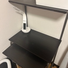 パソコンデスクの画像