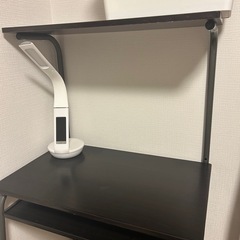 パソコンデスクの画像