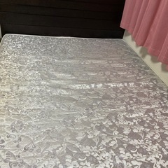 ダブルベッド