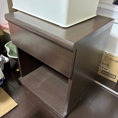 サイドテーブル