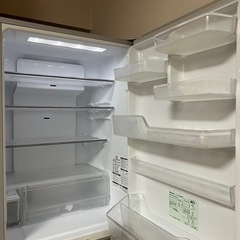 冷蔵庫2012年式ですがまだまだ使えます！値段交渉可能です！（決まりました）の画像