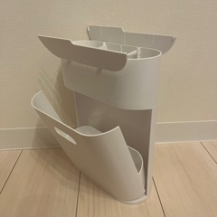 ニトリ カーペットクリーナー収納 コロコロ収納の画像