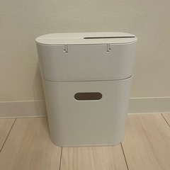 ニトリ カーペットクリーナー収納 コロコロ収納の画像