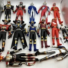 ソフビ、 レンジャー・仮⾯ライダー　フィギュアセット（大１２点-...